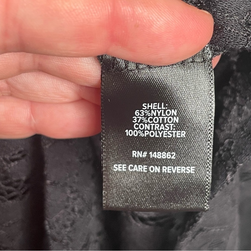 Torrid Harper Lace Pullover Long Sleeve Blouse Floral Sheer in Deep Black 4X/26 - Picture 12 of 16